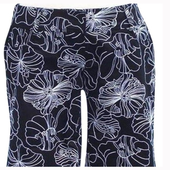 Cache Bermuda Black White Flowers Shorts - Picture 1 of 10